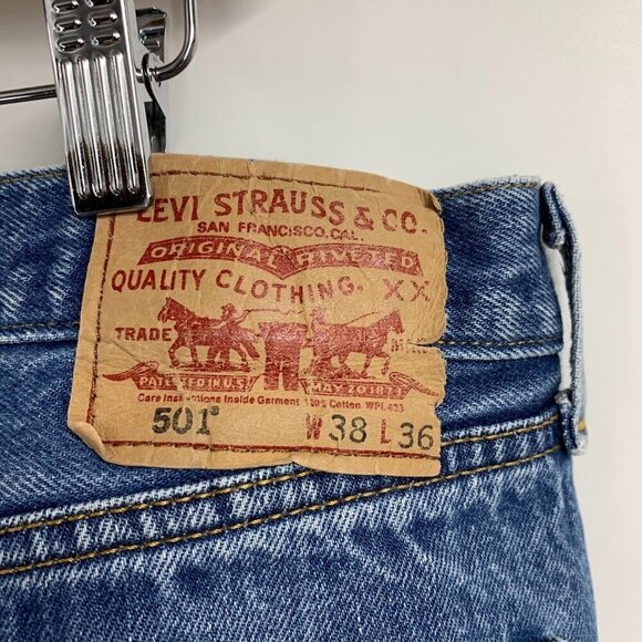Levi's Men's 501 Classic 5 Pocket Cotton Denim Straight Leg Denim Jeans SIze 38 - Picture 6 of 13
